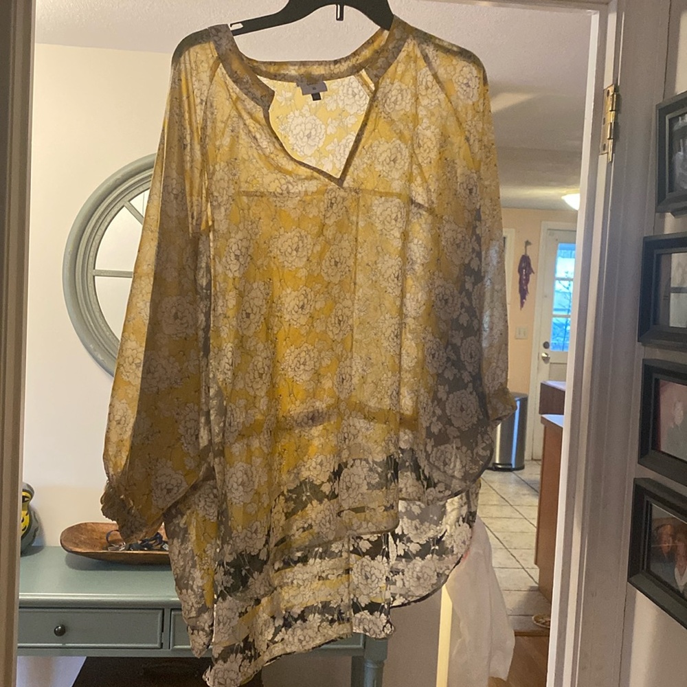 Cabi Dolman sleeve drawstring blouse.